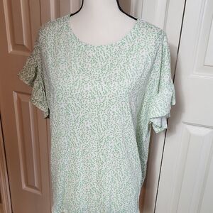 Crown & Ivy Mint and White Ruffle Sleeve Blouse